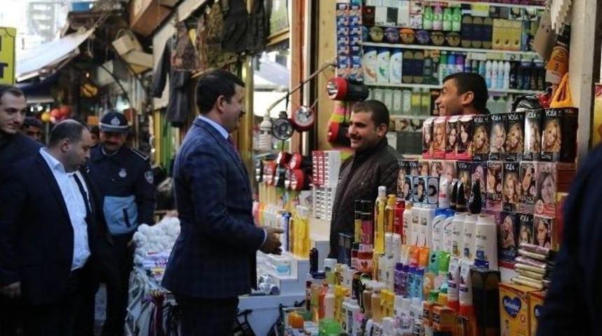 Eyy&uuml;biye Belediye Başkanı Mehmet Ekinci Esnafı Dinledi