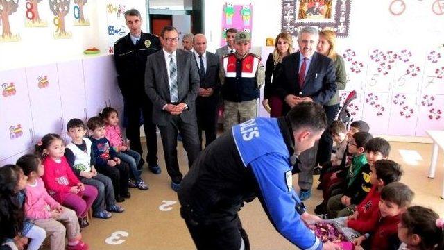 Gaziantep’in Minik Polisleri Kimliklerini Aldı