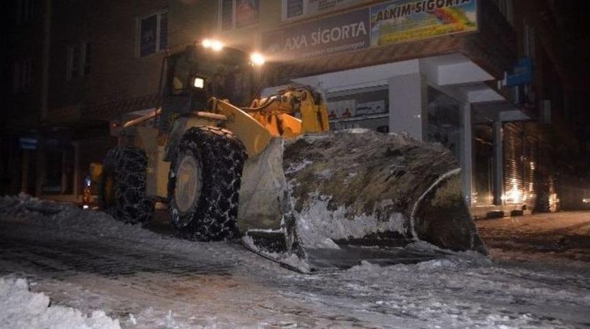 Tatvan Belediyesi&rsquo;nden Kar Mesaisi