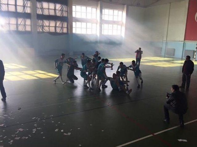 Yozgat’ta Liselere Arası Futsal Turnuvasında Darüşşifa Sağlık Meslek Lisesi Şampiyon Oldu