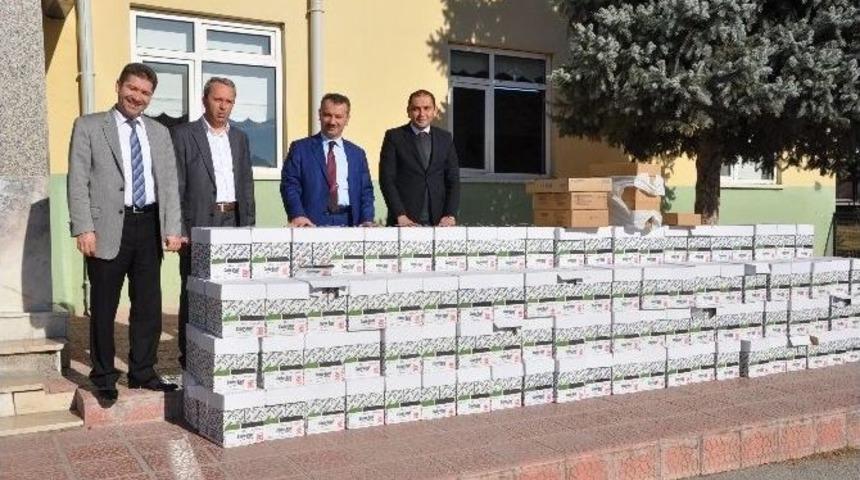 Boz&uuml;y&uuml;k&rsquo;te İlk Ve Ortaokullara Kırtasiye Malzemesi Dağıtıldı