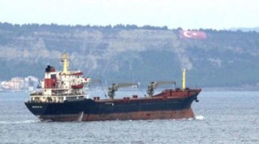 Rus Askeri Kargo Gemisi Boğazdan Ge&ccedil;ti