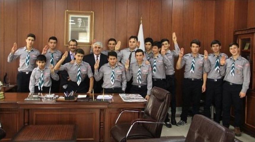 Gen&ccedil; İzcilerden Sorgun Belediye Başkan Şimşek&rsquo;e Ziyaret