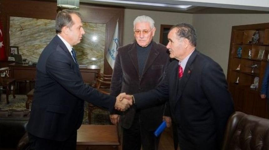 Emekliler Derneği&rsquo;nden Vali Taşyapan&rsquo;a Ziyaret