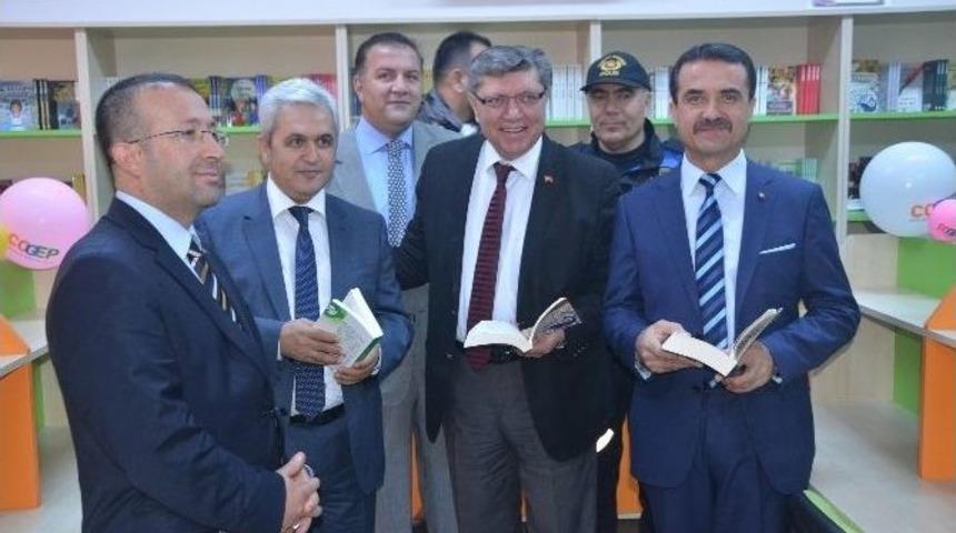 Menteş Ortaokulu&rsquo;nda Polis Amca K&uuml;t&uuml;phanesi A&ccedil;ıldı