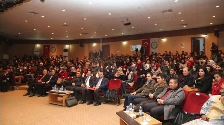 Iğdır&rsquo;da &ldquo;gen&ccedil;lik Ve Medya&rdquo; Konulu Konferans