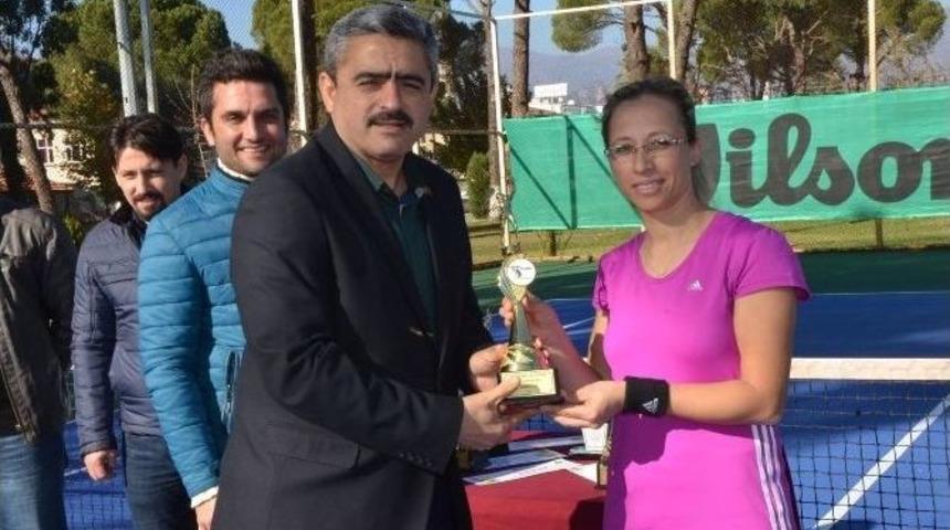 Nazilli&rsquo;de Tenis Park Yaz Kupası 2015 &Ouml;d&uuml;lleri Sahiplerini Buldu
