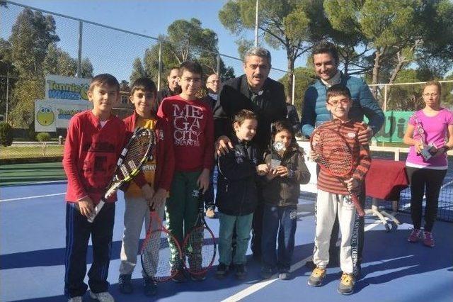 Nazilli’de Tenis Park Yaz Kupası 2015 Ödülleri Sahiplerini Buldu