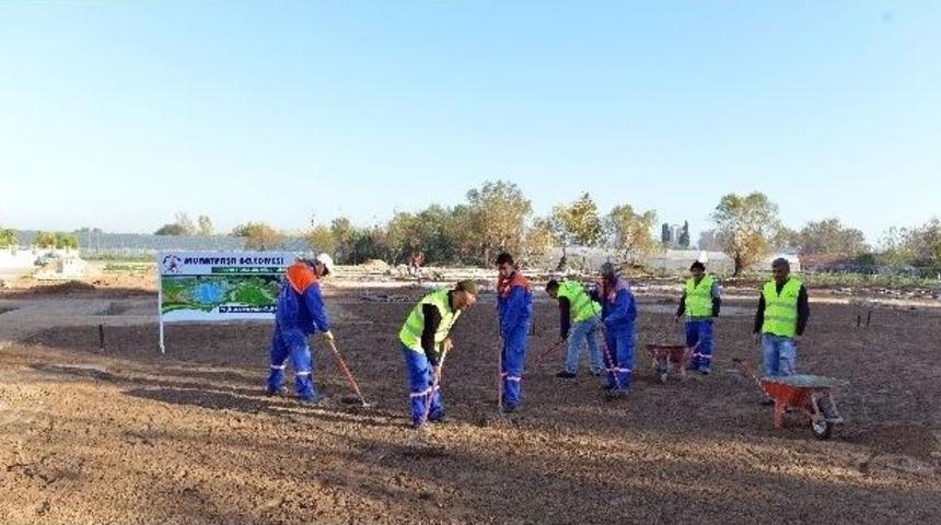 Muratpaşa&rsquo;dan G&uuml;zeloluk Mahallesi&rsquo;ne Park