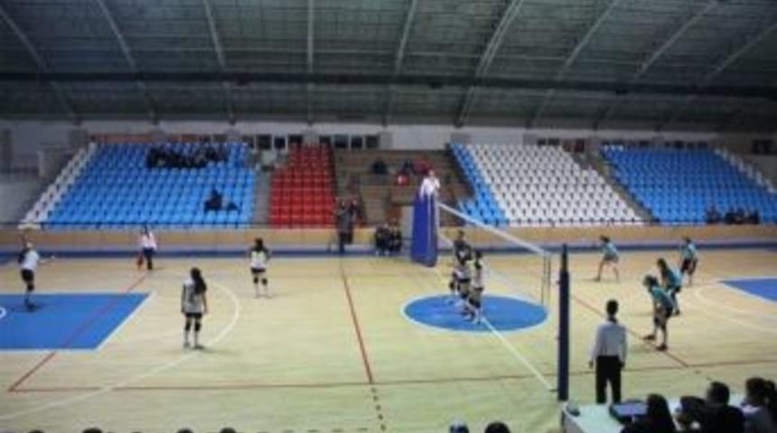 Kul&uuml;pler Voleybol M&uuml;sabakaları Başladı