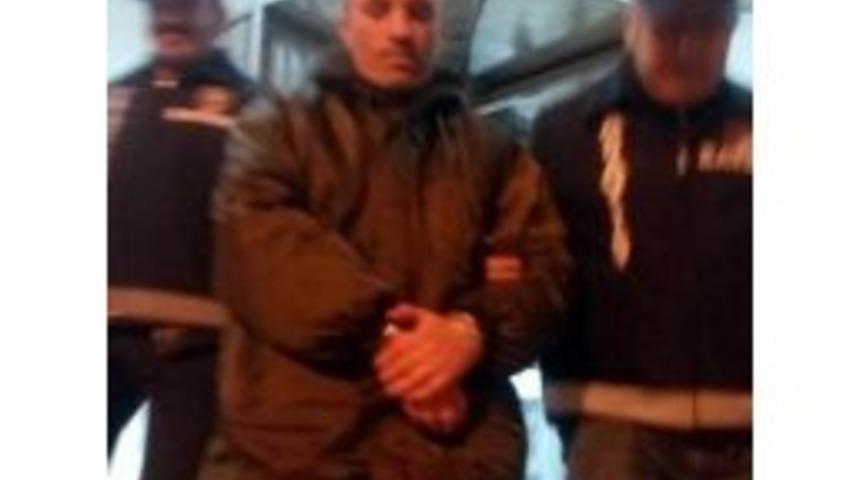 Su&ccedil; Makinesi Polisten Ka&ccedil;amadı