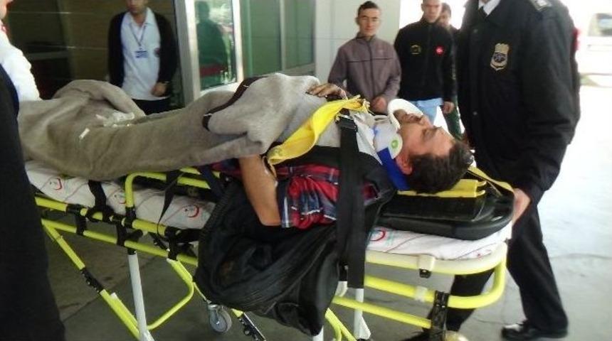 Kontrolden &Ccedil;ıkan Kamyonet Takla Attı: 7 Yaralı