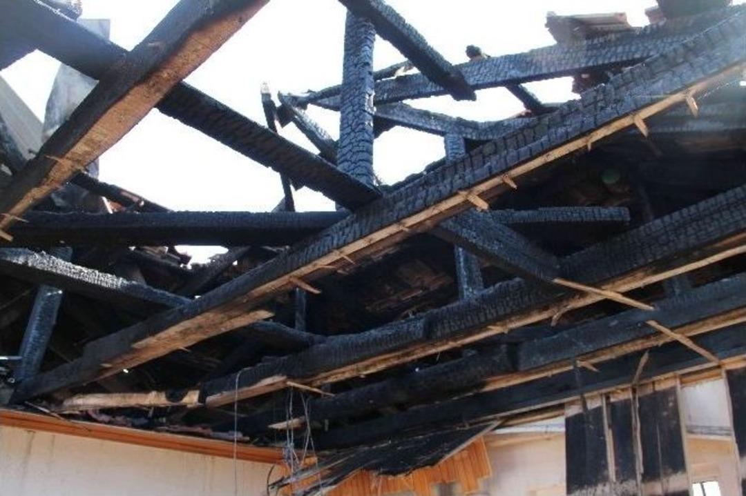 Evleri Yanan &Ccedil;ift Yardım Bekliyor