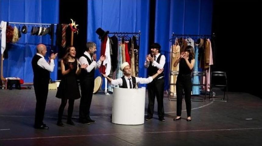 Aziz Nesin &rsquo;azizname&rsquo; Oyunuyla Anıldı