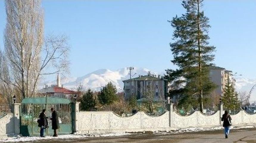 Gezk&ouml;y Mezarlığı Estetik Bir G&ouml;r&uuml;n&uuml;me Kavuştu