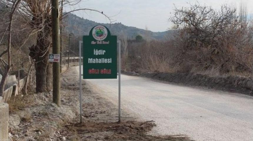 Sarıcakaya&rsquo;da Mahalle Girişlerine Yeni Tabelalar