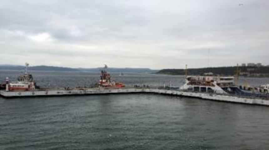 &Ccedil;anakkale&rsquo;de Fırtına Feribot Seferlerini İptal Ettirdi
