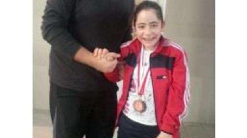 Karamanlı Y&uuml;z&uuml;c&uuml;ler T&uuml;rkiye 3.&rsquo;s&uuml; Oldu