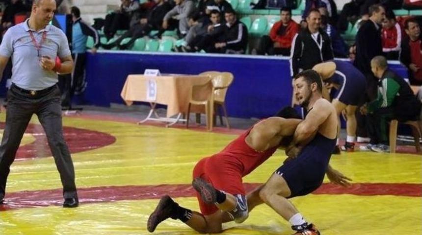 Malatya B&uuml;y&uuml;kşehir G&uuml;reş Takımı Play-off&rsquo;ta