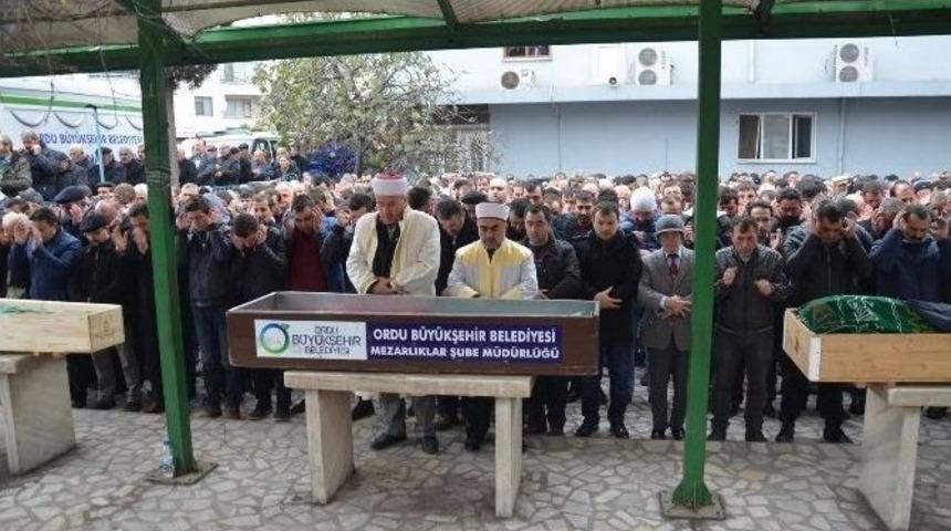 İnşaattan D&uuml;şerek &Ouml;len Gen&ccedil; Toprağa Verildi