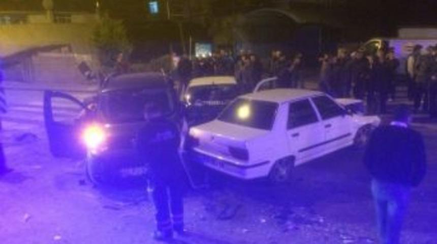 Kocaeli’de 3 Araç Birbirine Girdi: 7 Yaralı