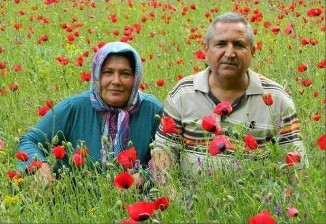 Kızları Tarafından Öldürülen Anne-baba Toprağa Verildi