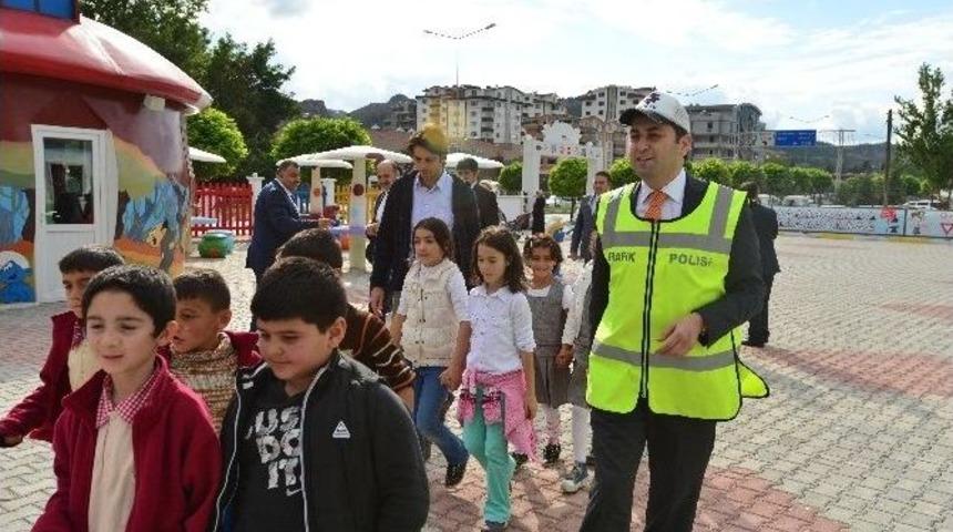 Trafik Kurallarını Eğlenerek &Ouml;ğreniyorlar