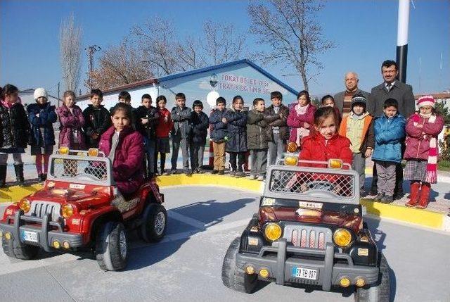 Trafik Kurallarını Eğlenerek Öğreniyorlar