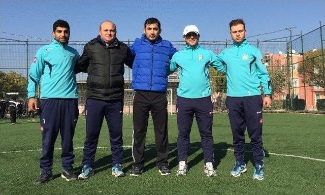 Başkan Yaralı’dan 300 Minik Sporcuya Eşofman