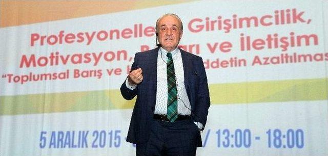 Rektör Coşkun’dan Üniversite Öğrencilerine ’yalan’ Tavsiyesi