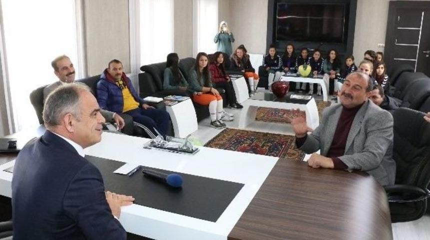 &Ouml;zt&uuml;rk&rsquo;ten Amat&ouml;r Spor Kul&uuml;plerine Tam Destek