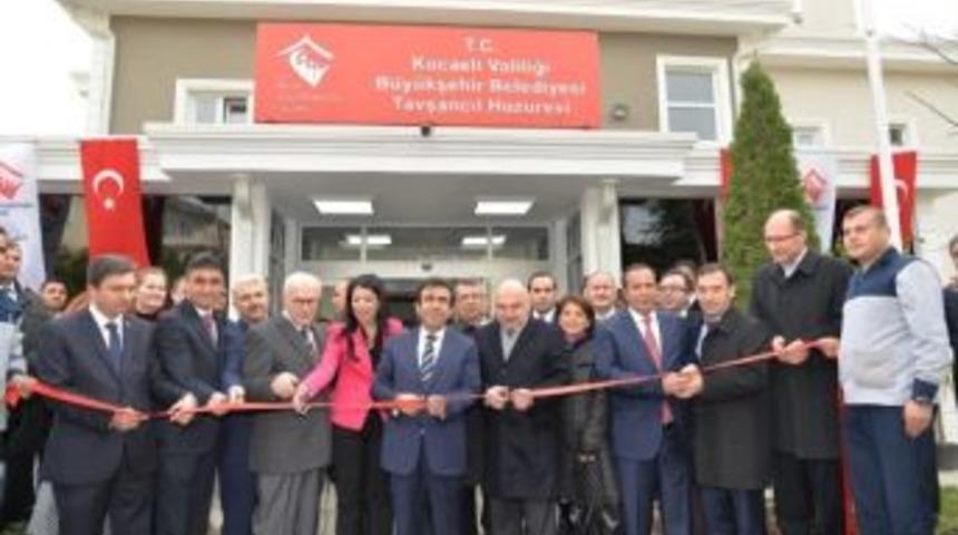 Vali G&uuml;zeloğlu Huzurevi A&ccedil;ılışına Katıldı