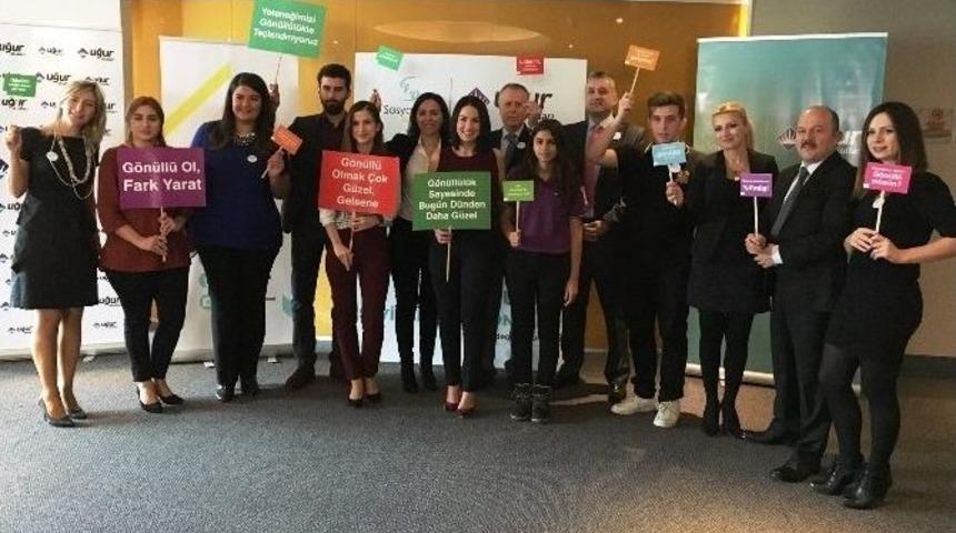 Uğur Okulları Sosyal Sorumluluğu Sıralara Taşıdı