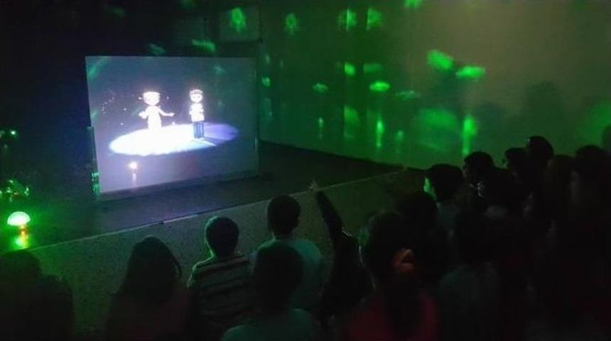 Kastamonu&rsquo;da İlk Kez &Ouml;ğrenciler, Hologram G&ouml;r&uuml;nt&uuml;ler İzledi