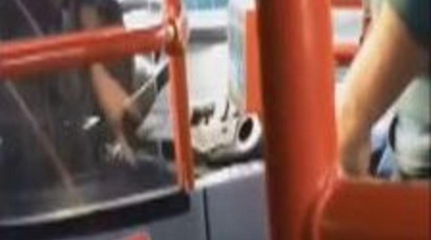 (&ouml;zel Haber) Otob&uuml;ste Yolculardan Tempo İsteyen Şof&ouml;r