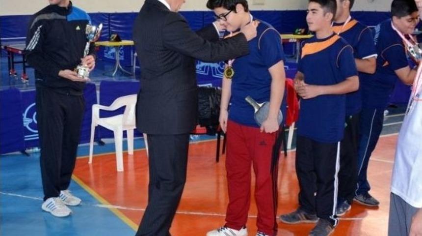 Okullar Arası Masa Tenisi Turnuvası Yapıldı