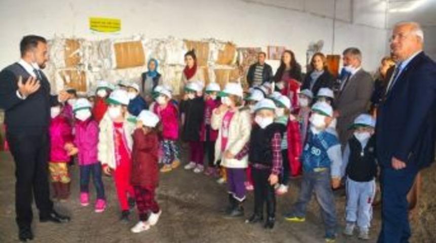 Minikler &Ccedil;&ouml;p Ayrıştırma Tesisini Gezdi