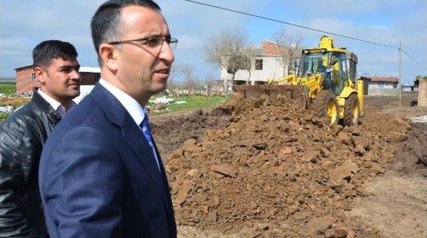 Siverek Belediyesi Yol &Ccedil;alışmaları S&uuml;r&uuml;yor