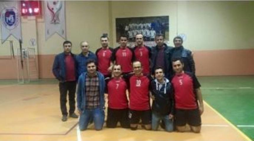 H&uuml;y&uuml;k&rsquo;te Şampiyon Yunus Emre Ortaokulu