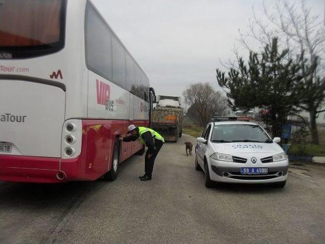 D 110 Karayolunda Kış Lastiği Denetimleri