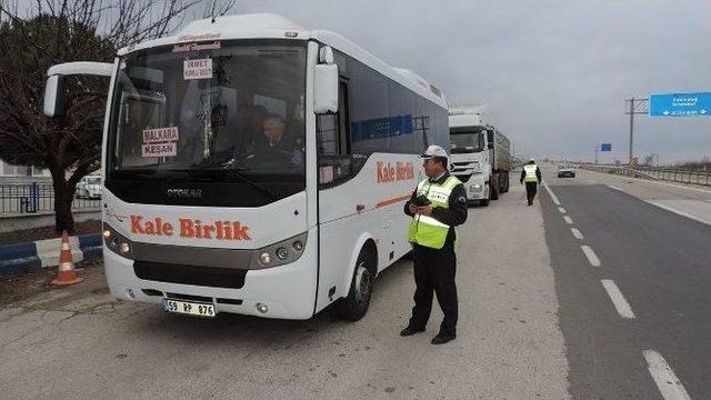 D 110 Karayolunda Kış Lastiği Denetimleri