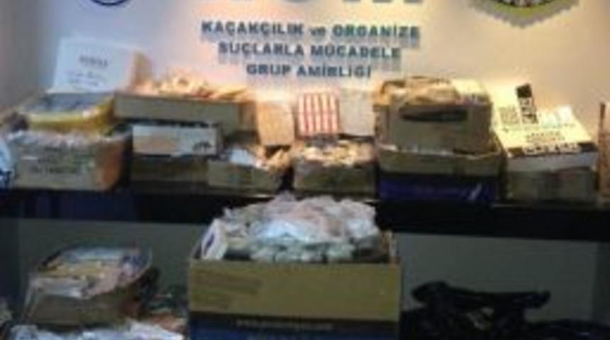 Alanya&rsquo;da 20 Bin 407 Adet Ka&ccedil;ak Cep Telefonu Aksesuarı Ele Ge&ccedil;irildi