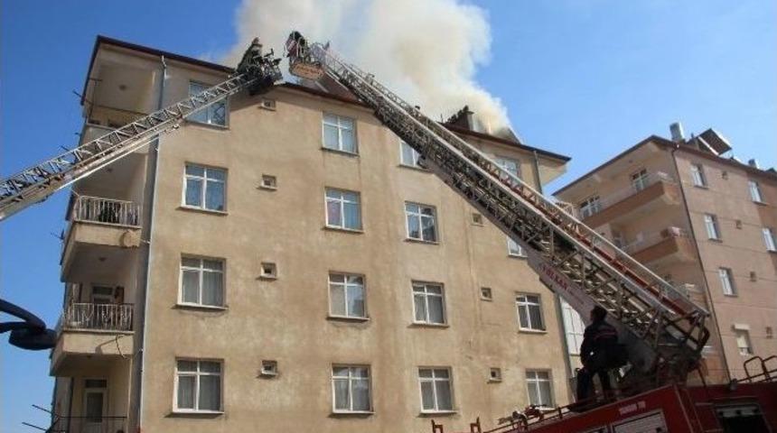 Karaman&rsquo;da &Ccedil;atı Yangını Korkuttu