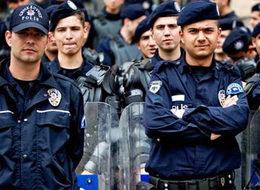 Poliste çifte sevinç