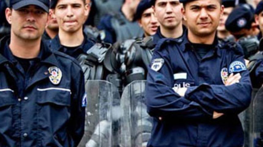 Poliste çifte sevinç
