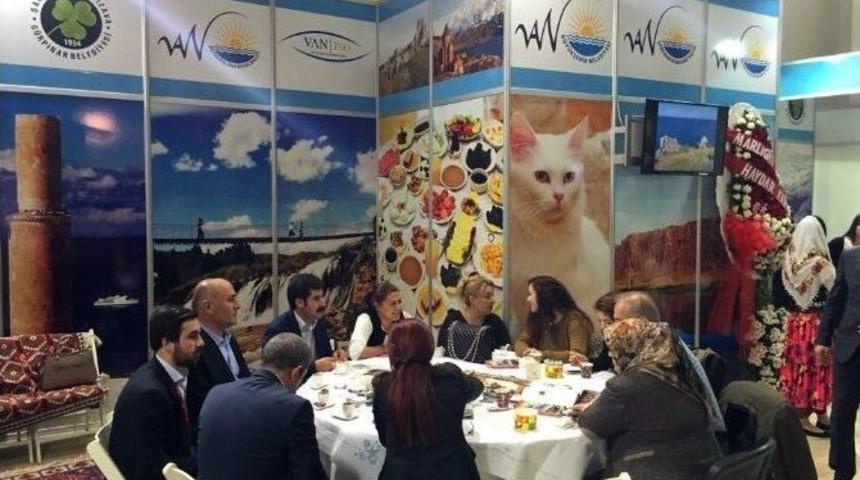 Van, &ldquo;travel Turkey İzmir Fuarı&rdquo;nda Tanıtıldı