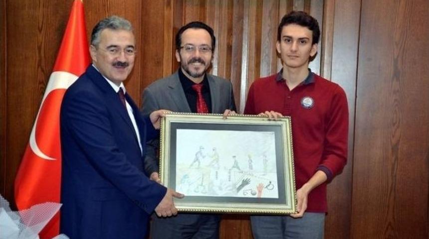 Aydın&rsquo;da İnsan Haklarını En İyi Anlatan &Ouml;ğrenciler &Ouml;d&uuml;llendirildi