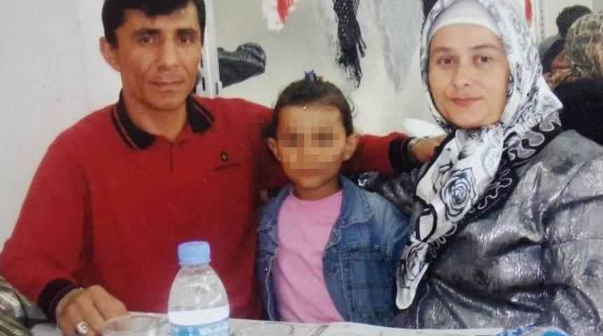 Eşini Bı&ccedil;akla &Ouml;ld&uuml;r&uuml;p Tazminat İsteyen Kadının Yargılanmasına Başlandı