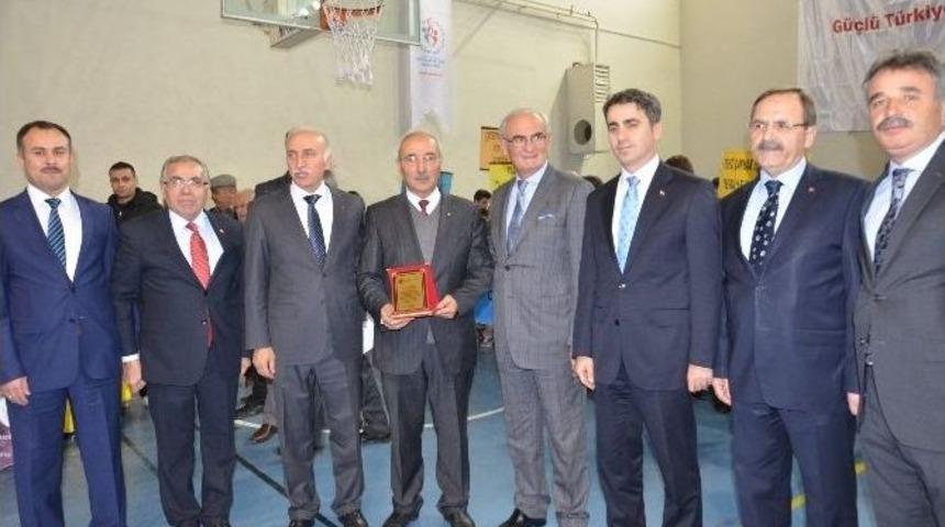 H&uuml;k&uuml;ml&uuml;ler Sertifikalarını Aldı