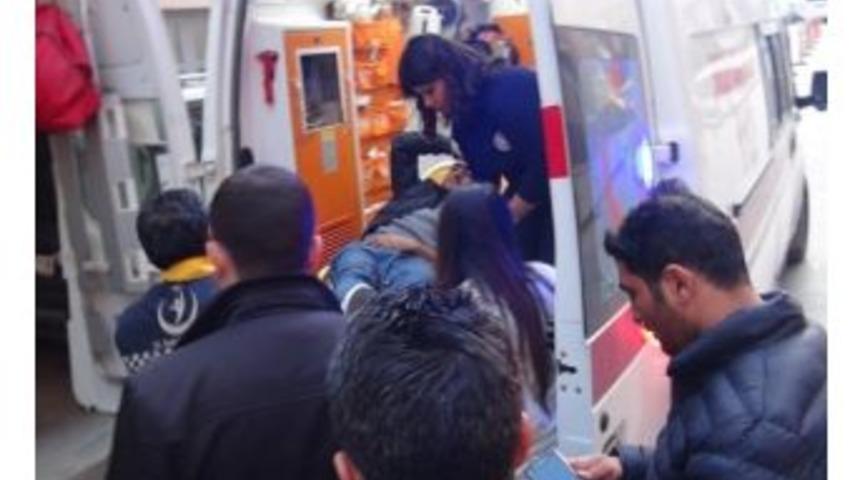 Batman&rsquo;da Bı&ccedil;aklı Kavga: 3 Yaralı